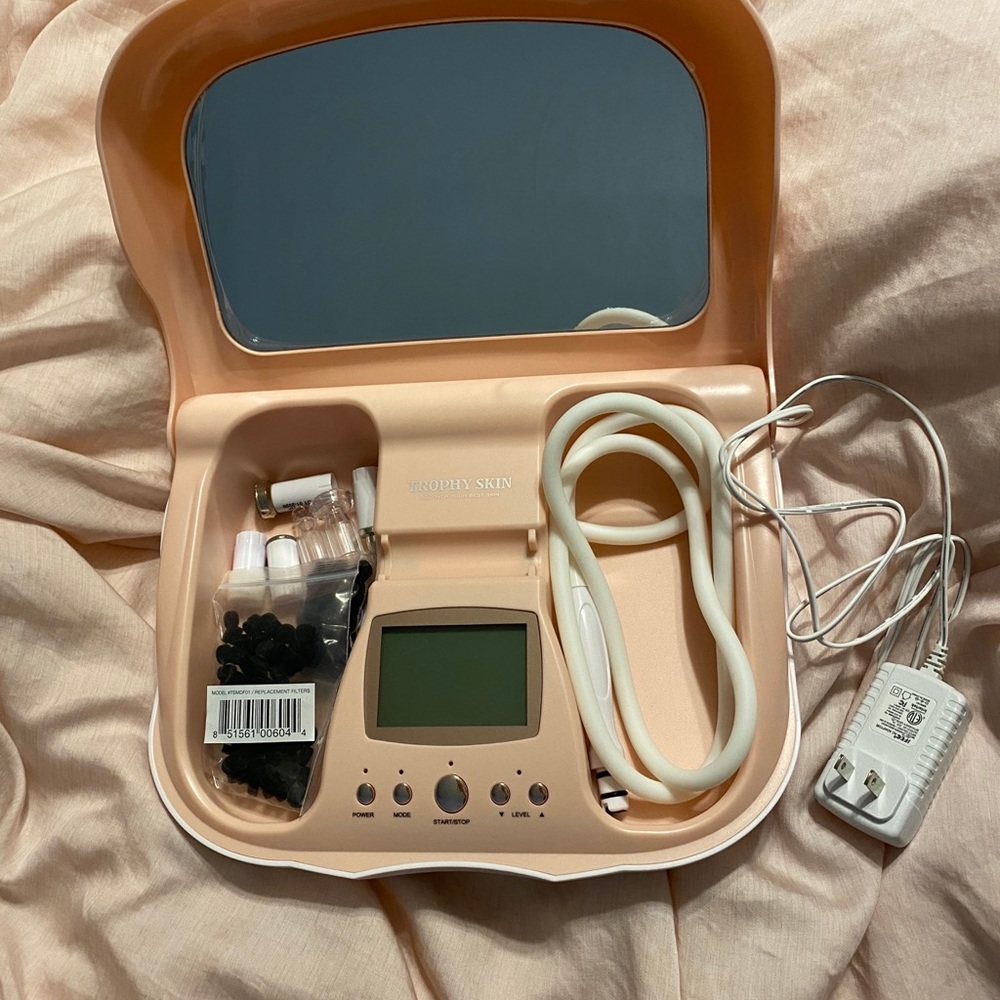 Trophy Skin Microdermabrasion system